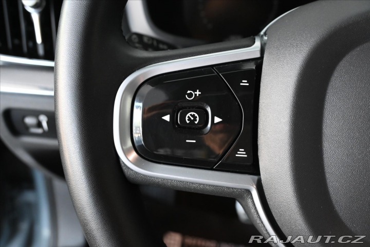 Volvo V60 2,0 B4 162 kW AT8 R-Desig 2022