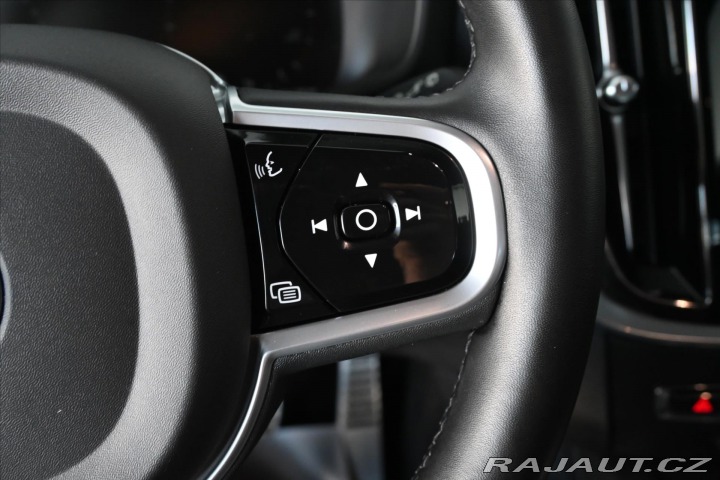 Volvo V60 2,0 B4 162 kW AT8 R-Desig 2022