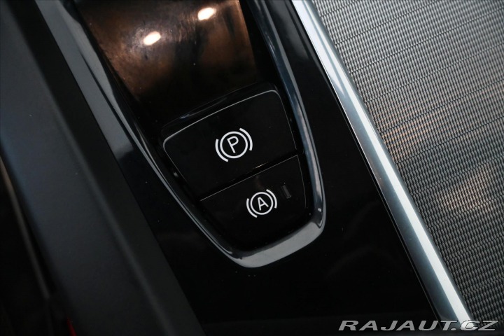 Volvo V60 2,0 B4 162 kW AT8 R-Desig 2022