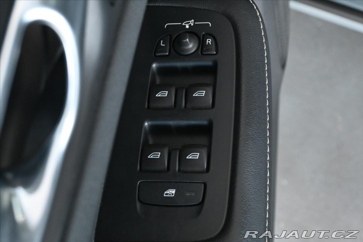 Volvo V60 2,0 B4 162 kW AT8 R-Desig 2022