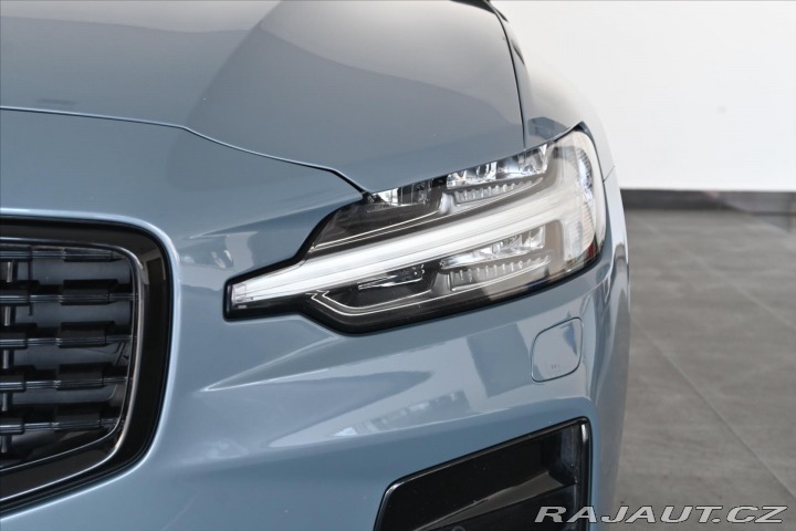 Volvo V60 2,0 B4 162 kW AT8 R-Desig 2022