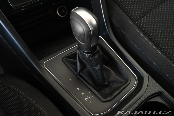 Volkswagen Touran 2,0 TDi 110 kW DSG 7/Míst 2021