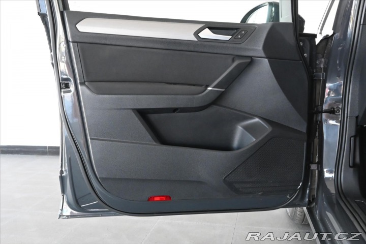 Volkswagen Touran 2,0 TDi 110 kW DSG 7/Míst 2021
