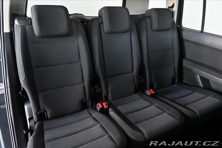 Volkswagen Touran 2,0 TDi 110 kW DSG 7/Míst 2021