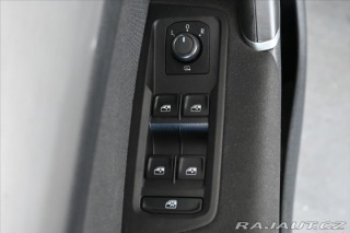 Volkswagen Touran 2,0 TDi 110 kW DSG 7/Míst 2021