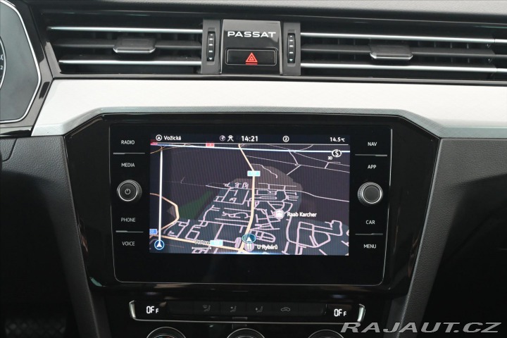 Volkswagen Passat 2,0 TDI 140 kW DSG Busine 2020