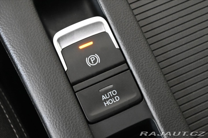 Volkswagen Passat 2,0 TDI 140 kW DSG Busine 2020