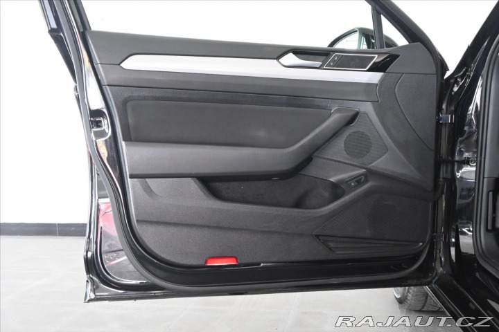 Volkswagen Passat 2,0 TDI 140 kW DSG Busine 2020