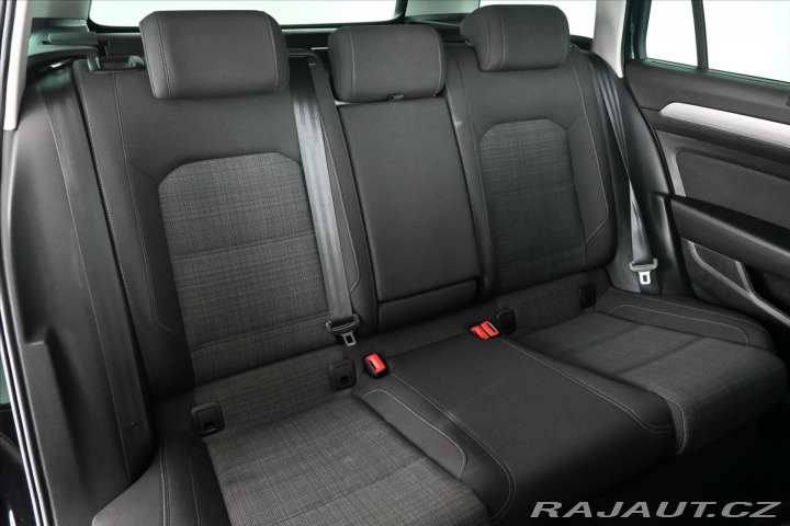 Volkswagen Passat 2,0 TDI 140 kW DSG Busine 2020