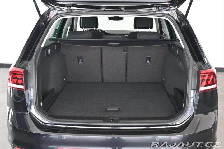 Volkswagen Passat 2,0 TDI 140 kW DSG Busine 2020