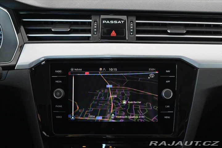 Volkswagen Passat 2,0 TDI 110 kW DSG BUSINE 2022