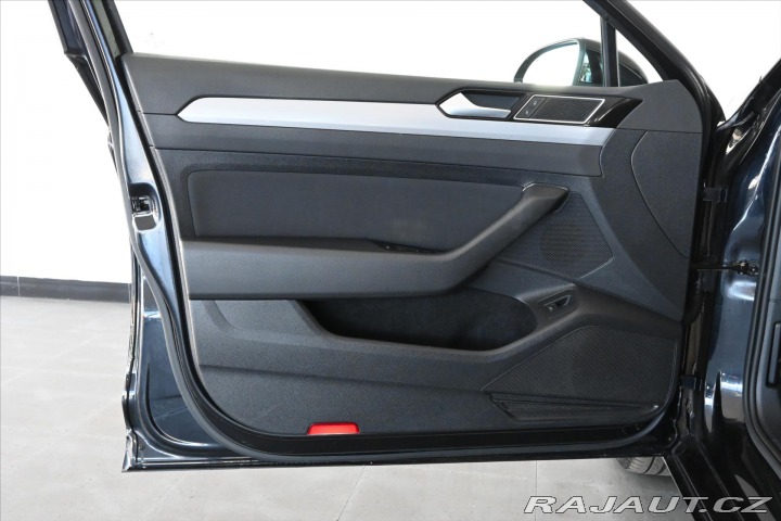Volkswagen Passat 2,0 TDI 110 kW DSG BUSINE 2022