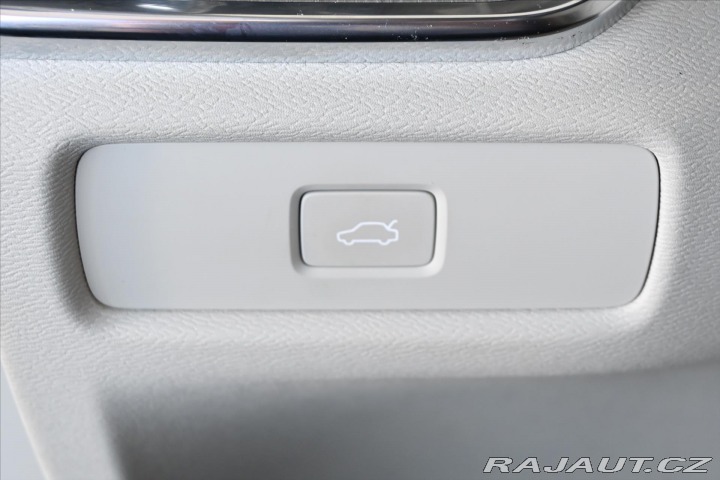 Volvo V60 2,0 B4 145 KW AT8 INSCRIP 2022