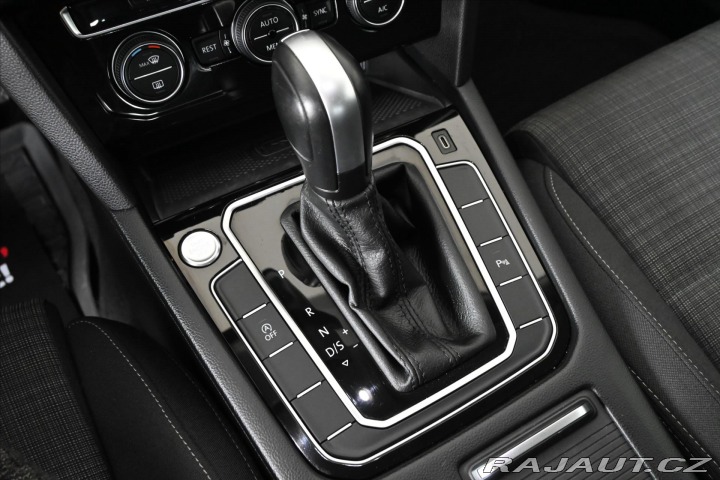 Volkswagen Passat 2,0 TDI 110 kW DSG Busine 2020