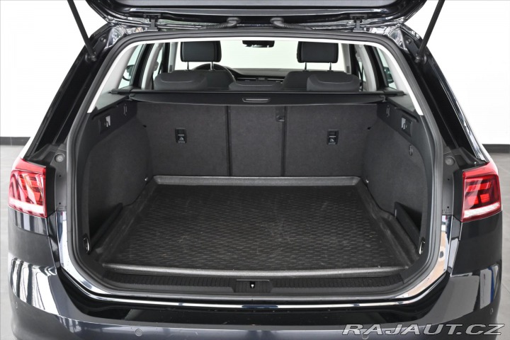 Volkswagen Passat 2,0 TDI 110 kW DSG Busine 2020