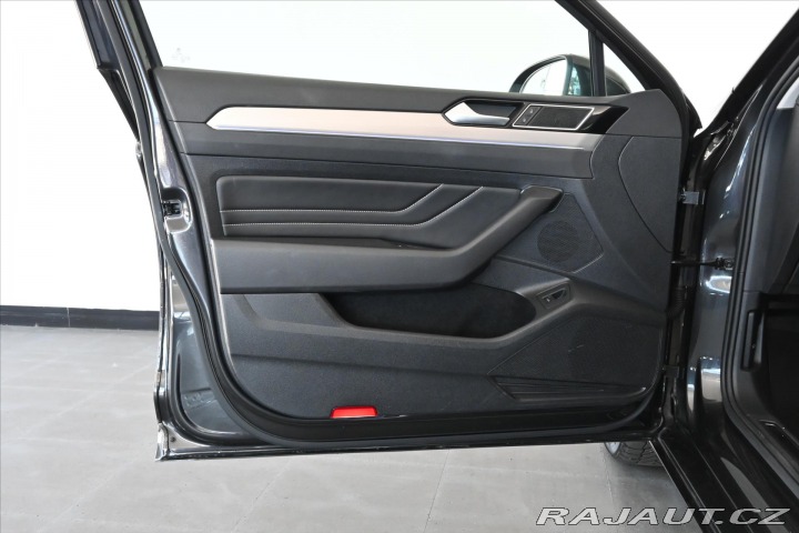 Volkswagen Passat 2,0 TDI 110kW Elegance LE 2020