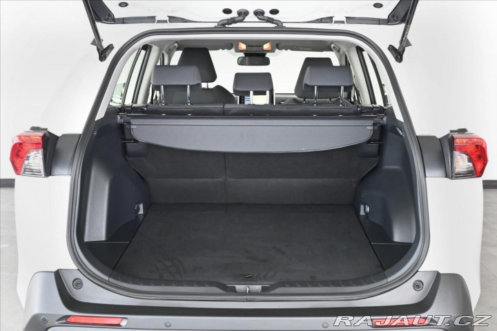 Toyota RAV4 2,0 VVT-iE 130kW NAVI Com 2021