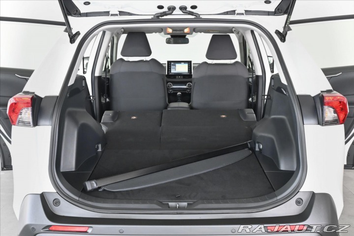 Toyota RAV4 2,0 VVT-iE 130 kW Navi Co 2021