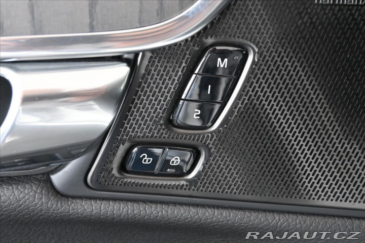 Volvo S90 2,0 B4 145 kW AT/8 INSCRI 2021