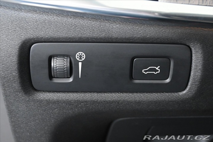 Volvo S90 2,0 B4 145 kW AT8 Inscrip 2021