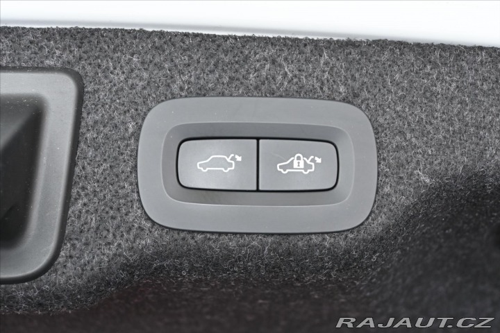 Volvo S90 2,0 B4 145 kW AT/8 INSCRI 2021