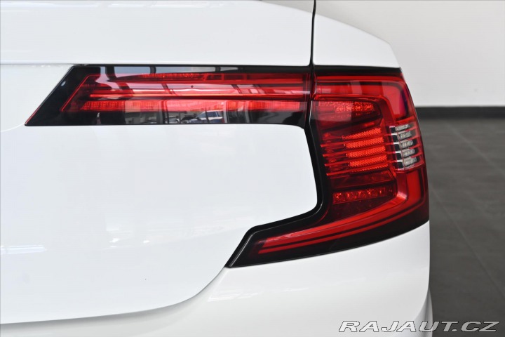 Volvo S90 2,0 B4 145 kW AT/8 INSCRI 2021