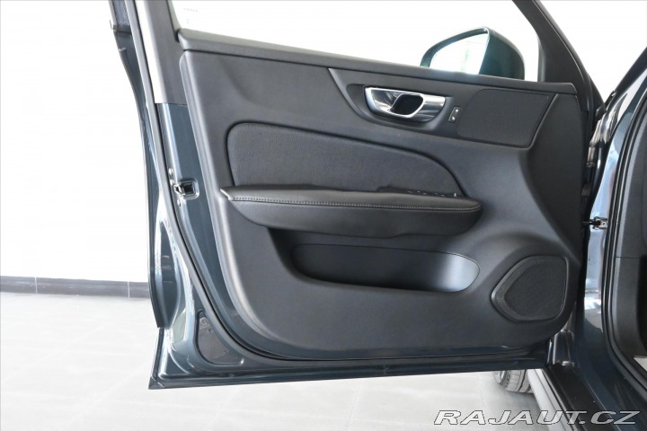 Volvo V60 2,0 D4 140kW 4x4 AT8 Cros 2019