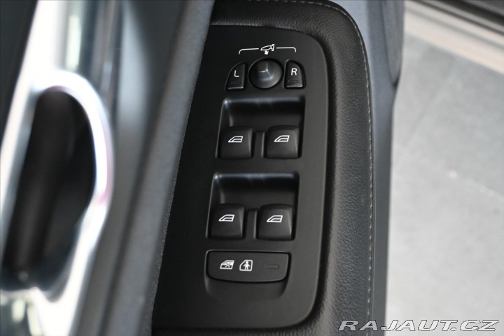 Volvo V60 2,0 D4 140kW 4x4 AT8 Cros 2019