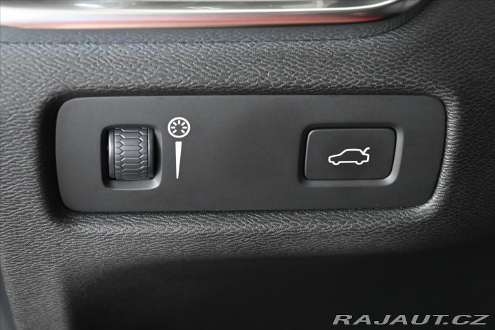 Volvo V60 2,0 D4 140 kW 4x4 AT8 Cro 2019