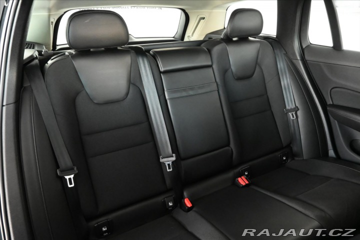 Volvo V60 2,0 D4 140 kW 4x4 AT8 Cro 2019