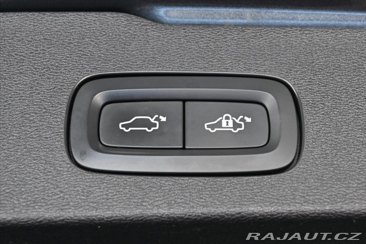 Volvo V60 2,0 D4 140 kW 4x4 AT8 Cro 2019