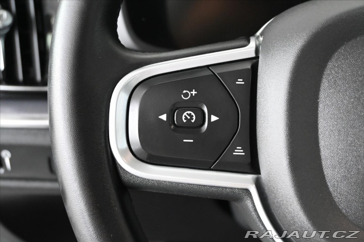 Volvo V60 2,0 B4 MHEV 145kW AT8*Mom 2022