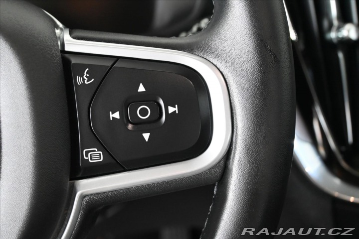 Volvo V60 2,0 B4 MHEV 145 kW AT8 Mo 2022