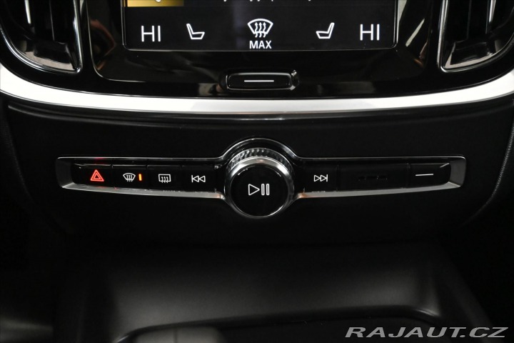 Volvo V60 2,0 B4 MHEV 145kW AT8*Mom 2022