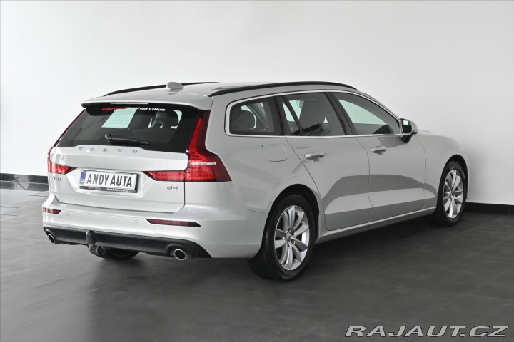 Volvo V60 2,0 B4 MHEV 145 kW AT8 Mo 2022