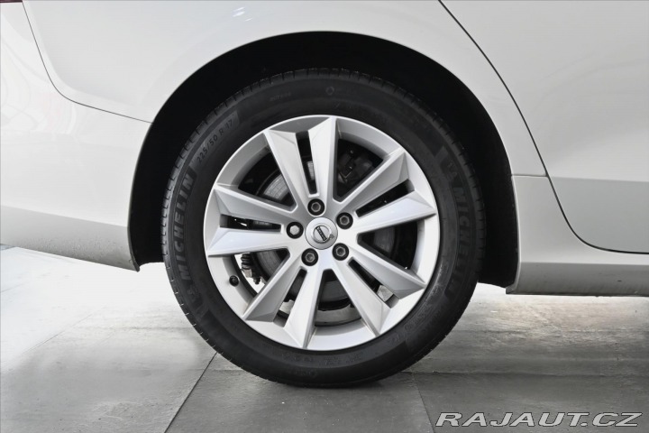 Volvo V60 2,0 B4 MHEV 145kW AT8*Mom 2022