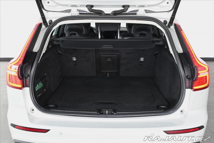 Volvo V60 2,0 B4 MHEV 145kW AT8*Mom 2022