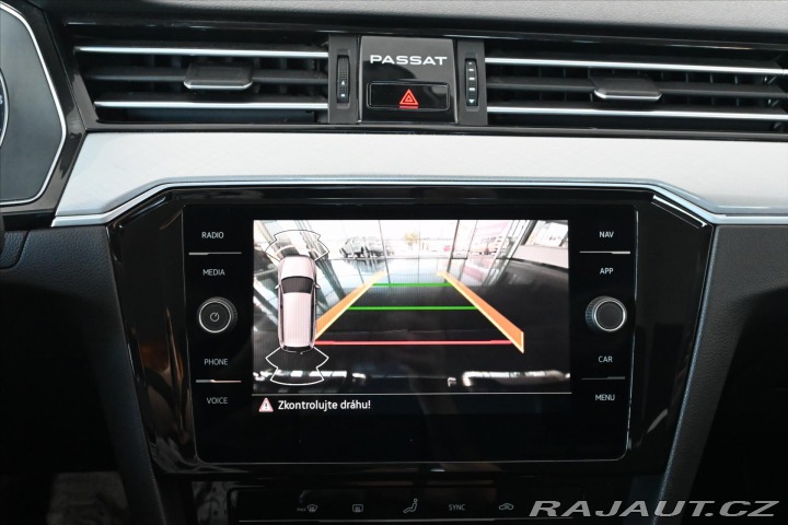 Volkswagen Passat 1,5 TSI 110 KW BUSINESS Z 2021