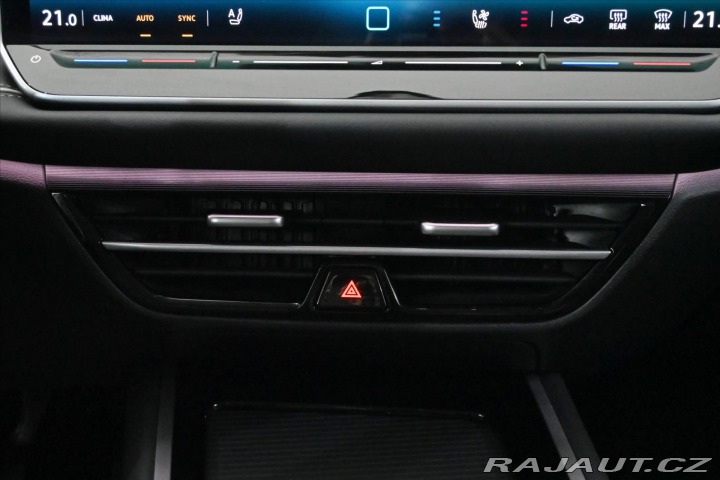 Volkswagen Passat 2,0 TDI 110 kW DSG Elegan 2024