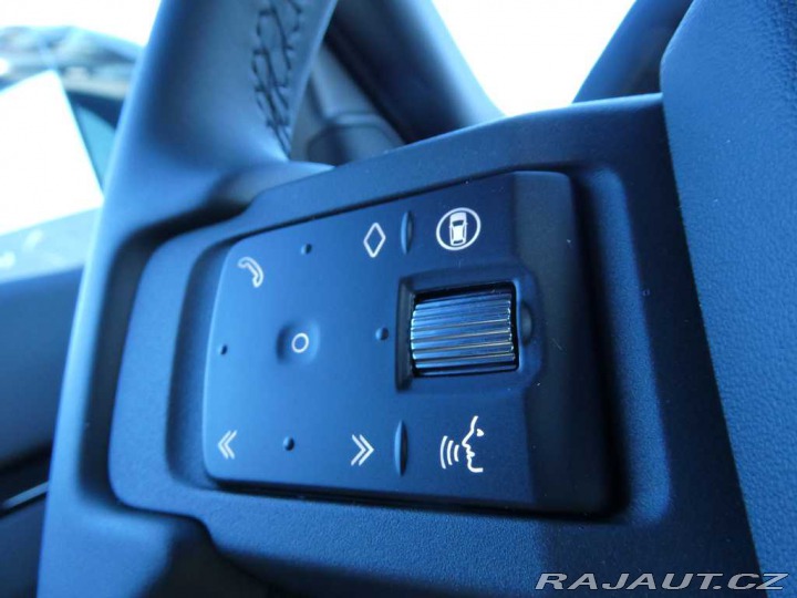 Land Rover Defender 110 3,0 X-Dynamic SE D200 2025