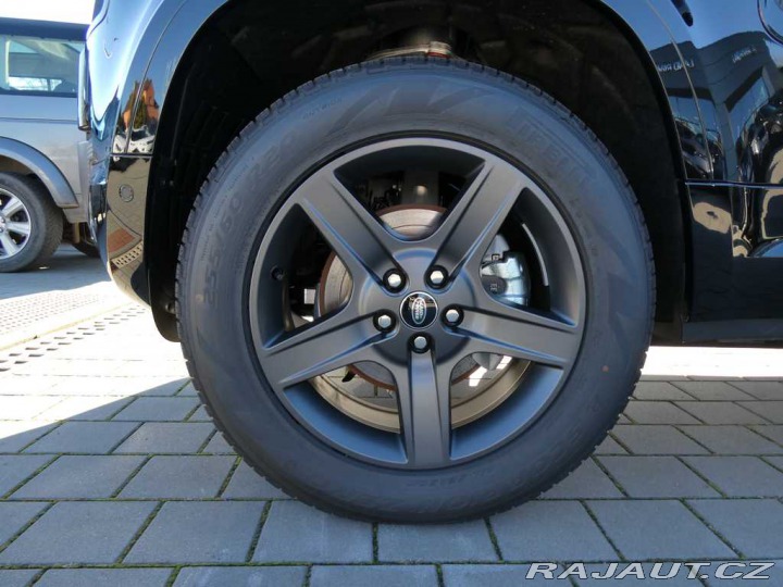 Land Rover Defender 110 3,0 X-Dynamic SE D200 2025