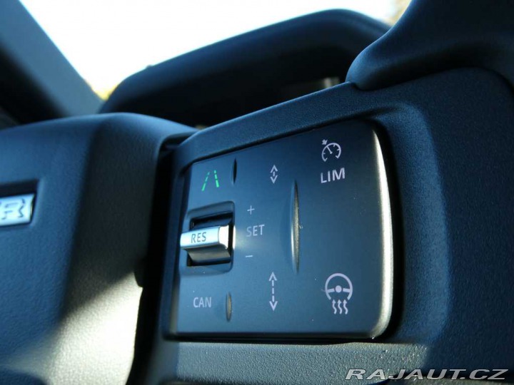 Land Rover Defender 110 3,0 X-Dynamic SE D200 2025