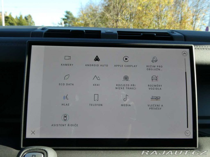 Land Rover Defender 110 3,0 X-Dynamic SE D200 2026