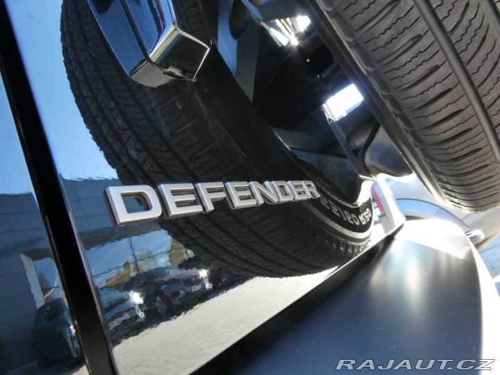 Land Rover Defender 110 3,0 X-Dynamic SE D200 2026