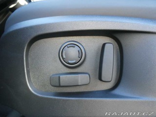 Land Rover Defender 110 3,0 X-Dynamic SE D200 2025