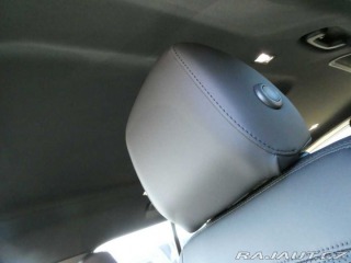 Land Rover Defender 110 3,0 X-Dynamic SE D200 2025