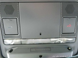 Land Rover Defender 110 3,0 X-Dynamic SE D200 2025