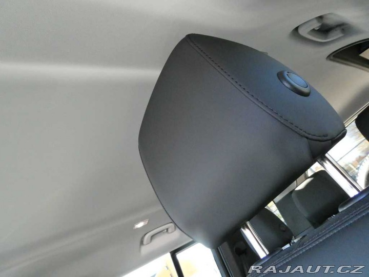 Land Rover Defender 110 3,0 S D200 2025