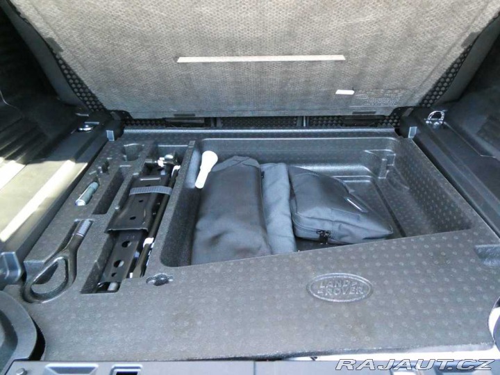 Land Rover Defender 110 3,0 S D200 2025