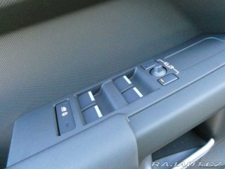 Land Rover Defender 110 3,0 S D200 2025